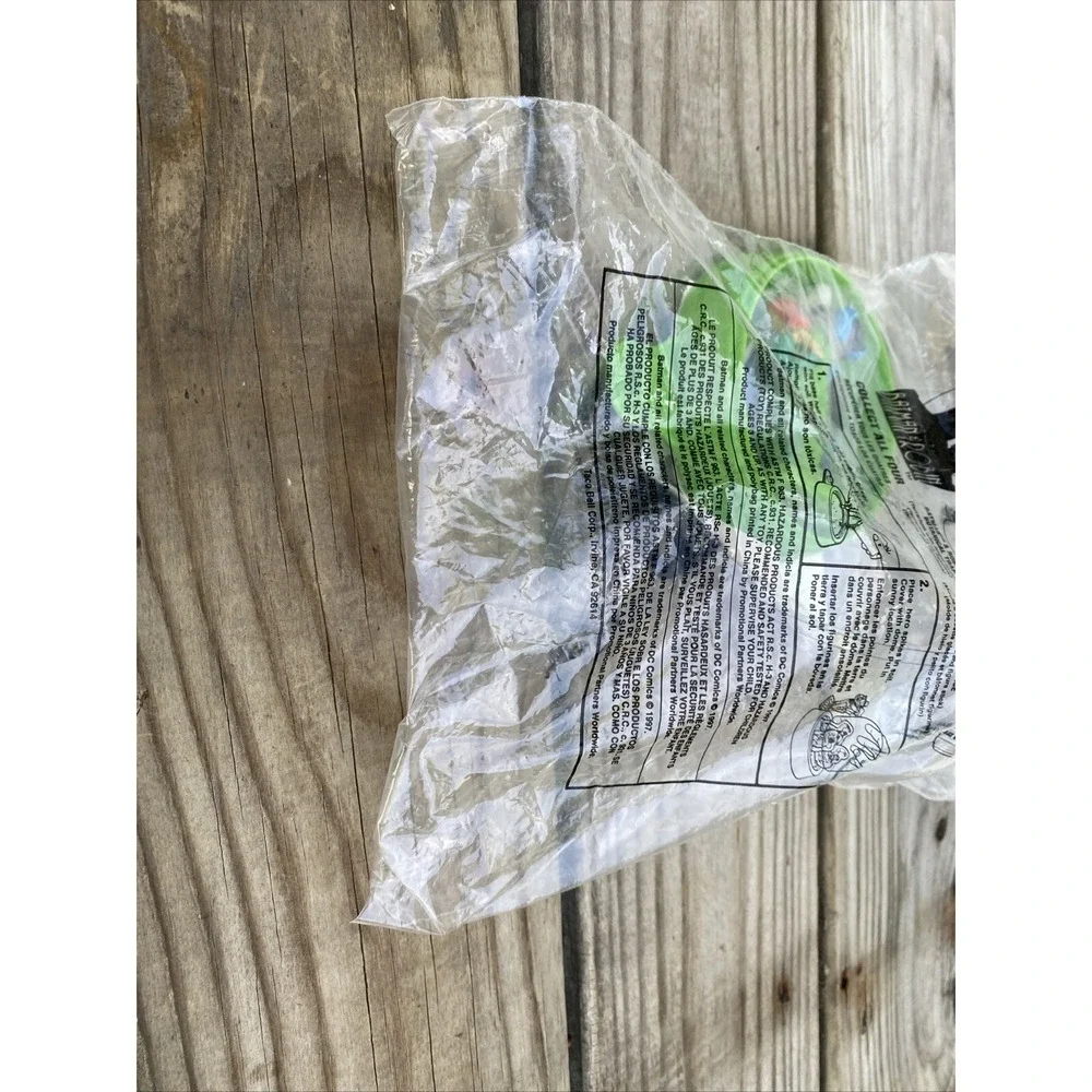 Vintage 1997 Taco Bell Batman & Robin Botanical Trap Terrarium Toy New Sealed